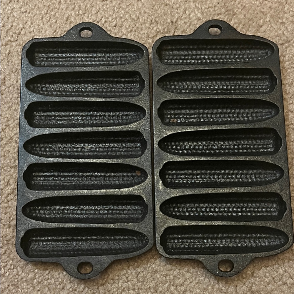 Mini Cast Iron Cornbread Pans